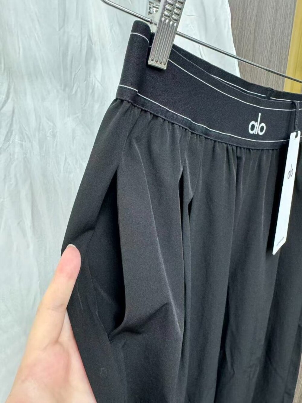 🖤 Brand New Black Alo Yoga Tailored Pants (Regular:30”inseam) 😘 Elevated Basic - Picture 6 of 9